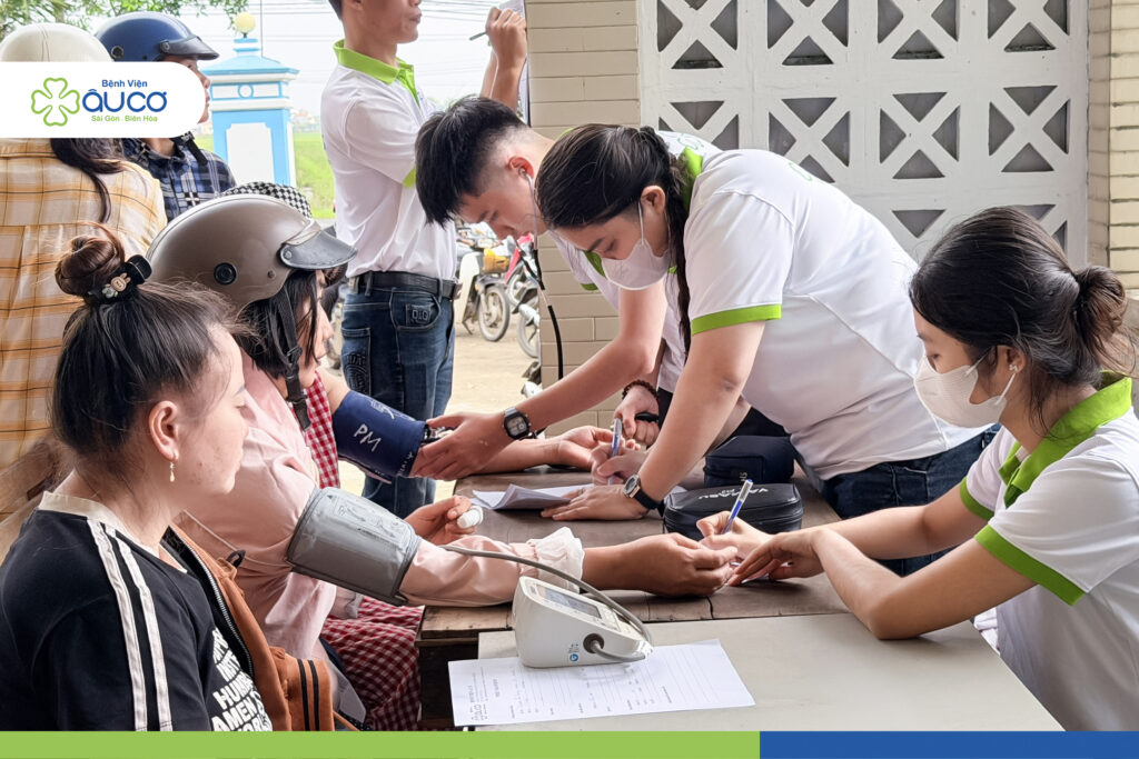 VƯỢT ĐÊM DÀI, ÂU CƠ MANG HƠI ẤM ĐẾN BÀ CON VÙNG LŨ z7263597329840 9f41f62fccc7036c5cfc5fbba3598a40 2