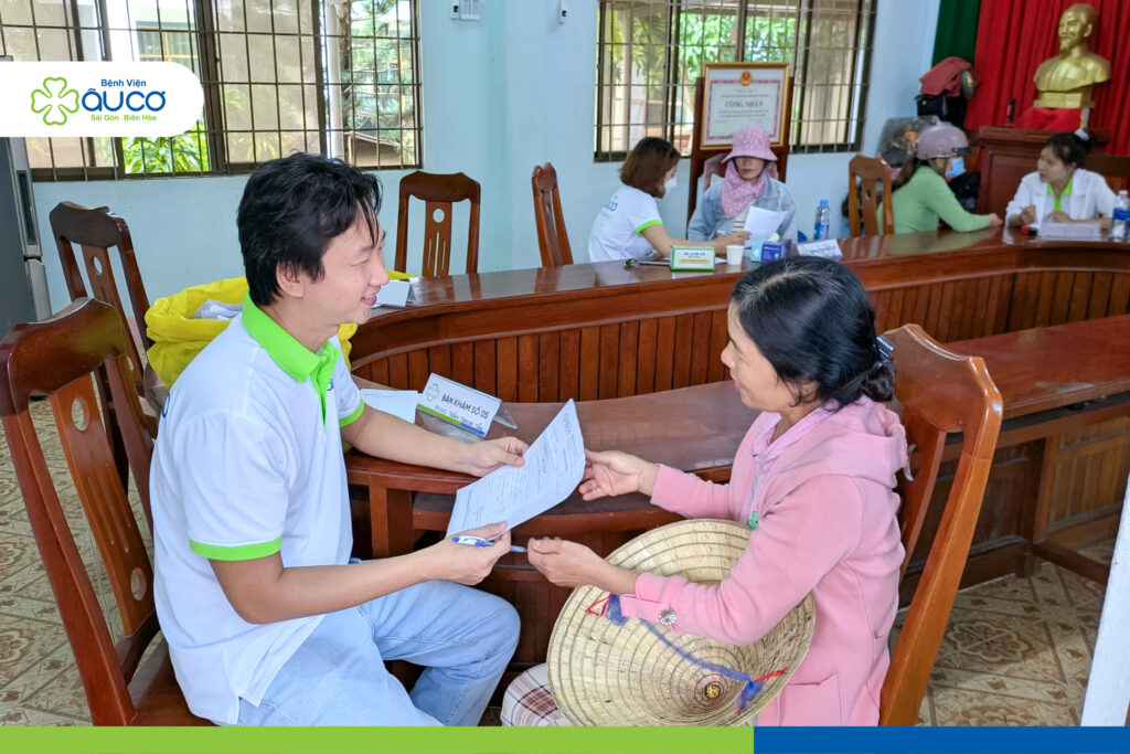 VƯỢT ĐÊM DÀI, ÂU CƠ MANG HƠI ẤM ĐẾN BÀ CON VÙNG LŨ z7264230325916 9a0297e730cb8f868bbde77b26b4796a 1